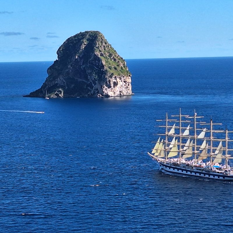 Martinique Scenic 15